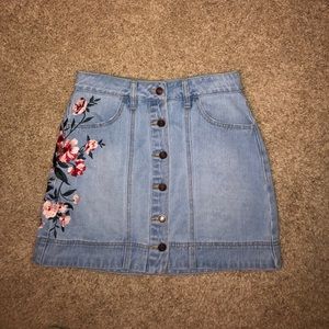 Embroidered pacsun skirt